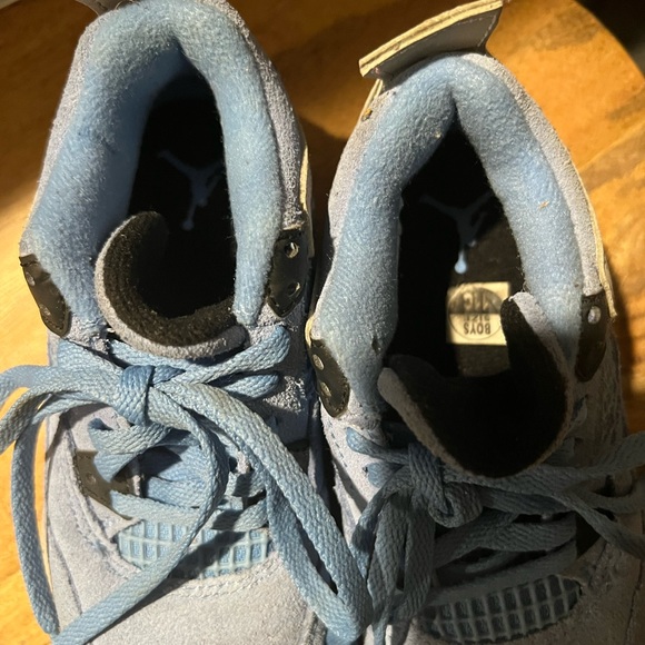 Used Nike Kids Jordan’s - Picture 2 of 12